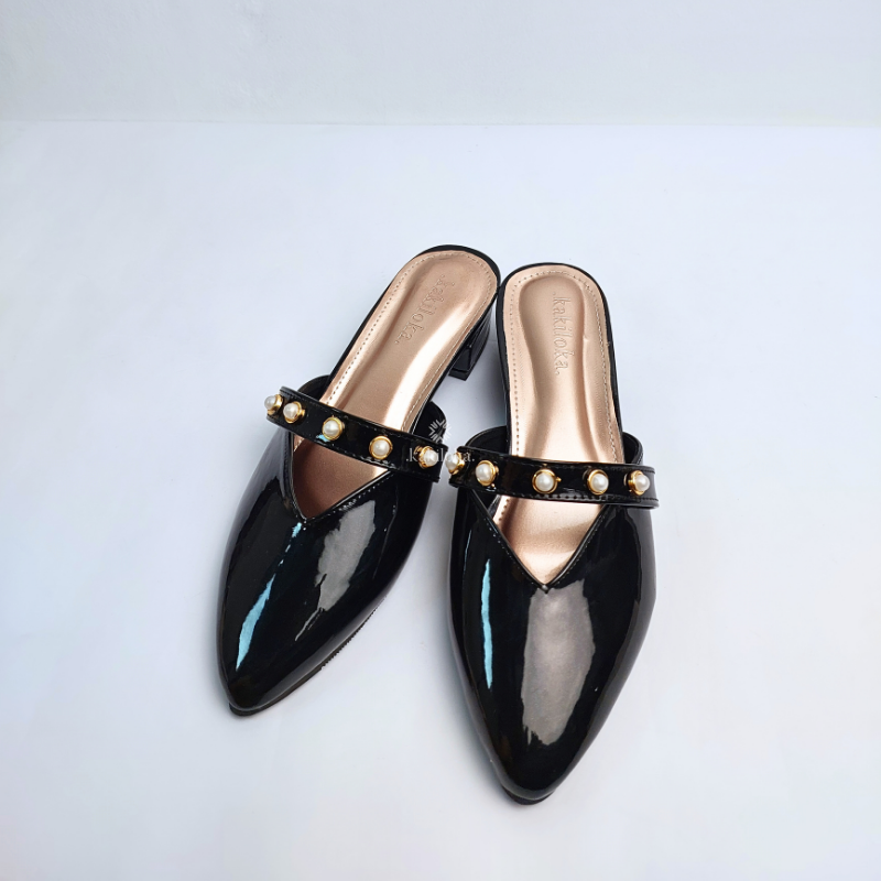 Lucy Sepatu Sandal Daily Life